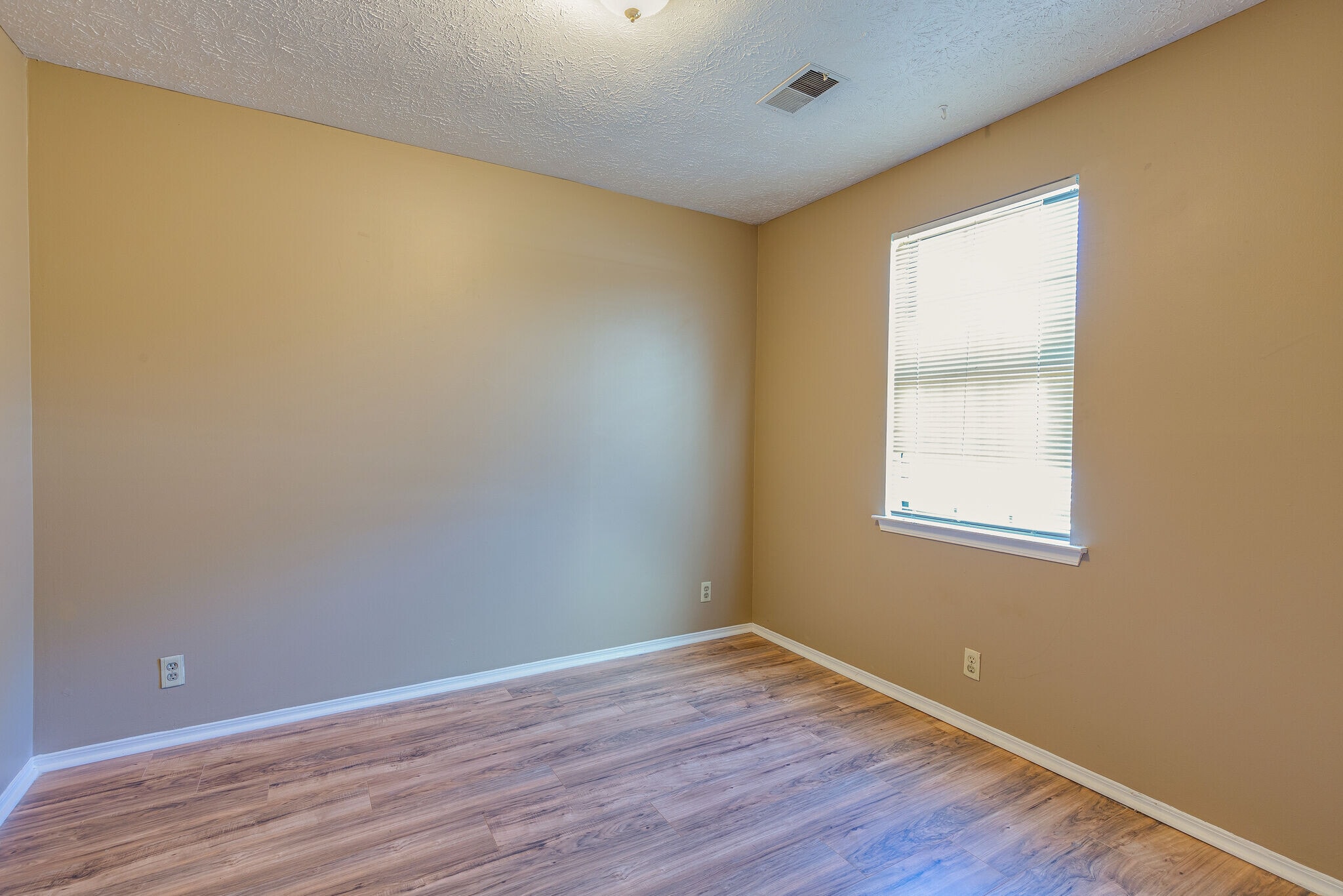 Building Photo - 802 Rachels Vw