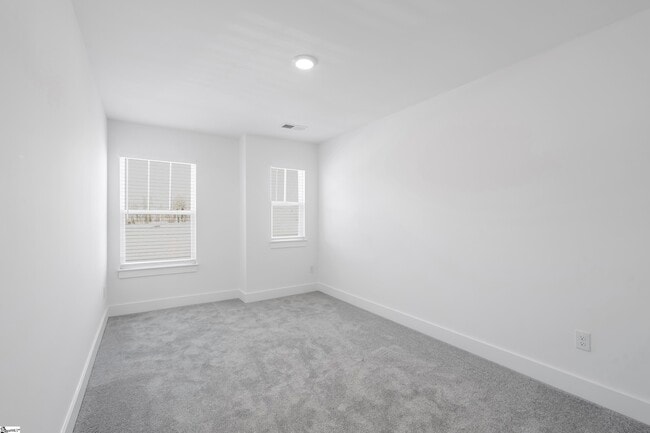 Building Photo - 11 Shager Pl