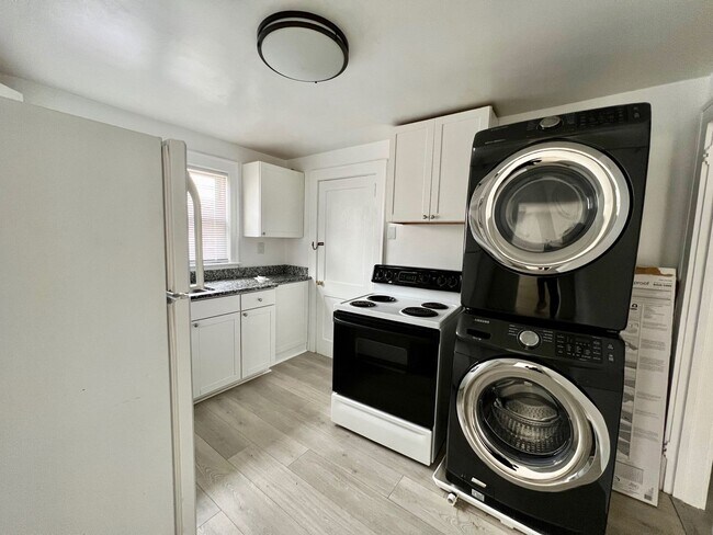 Building Photo - 2BD/1BA Brick Home in Cul-de-sac!