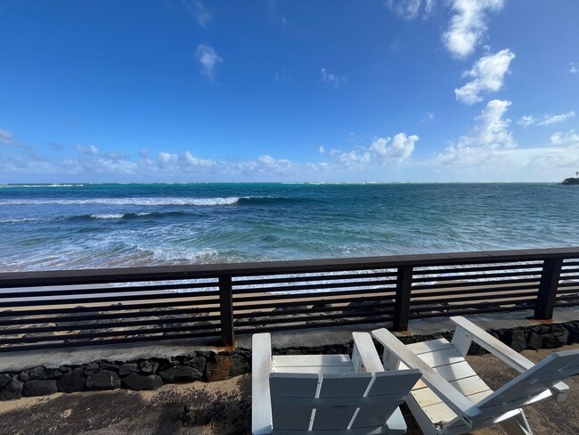 Building Photo - Fully furnished, stunning oceanfront home ...