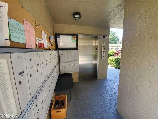 Building Photo - 3655 Boca Ciega Dr