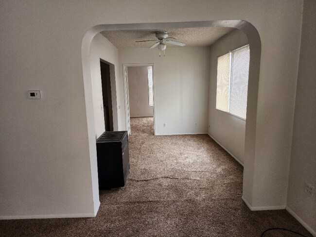 Building Photo - 620 5th St