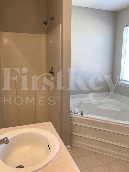 Building Photo - 261 Bookout Loop