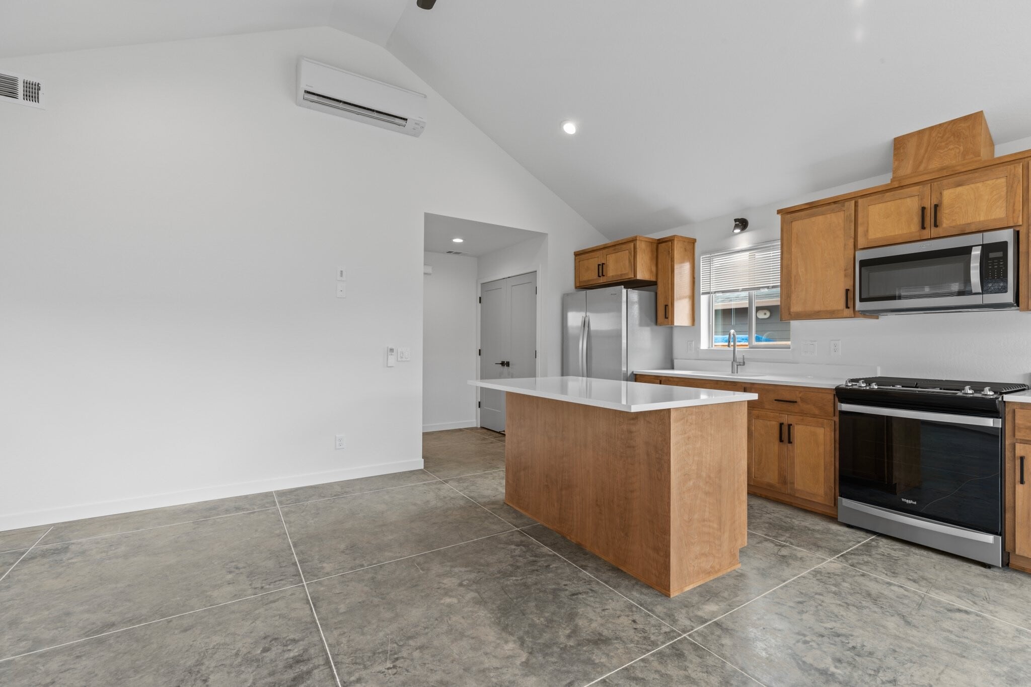 Building Photo - 109 Gangnes Dr