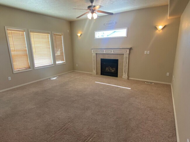 Building Photo - RV/Boat Parking with Nampa Home!