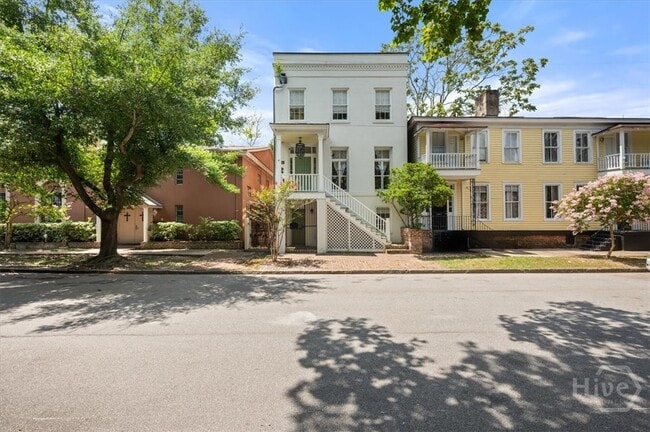 Primary Photo - 205 W Huntingdon St