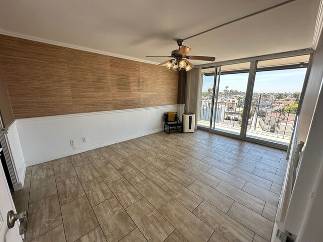 Building Photo - Spacious 2 Bedroom 2 Baths Condo with Wate...