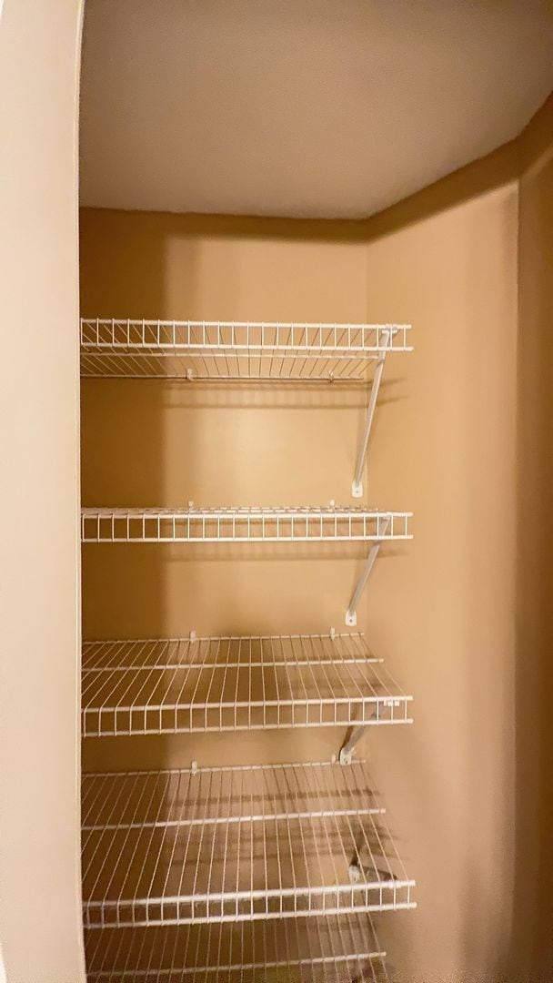 Building Photo - Laurel Station 3bed/2bath for $2550/month (entire unit)! Monthly rent includes TWO assigned parki...