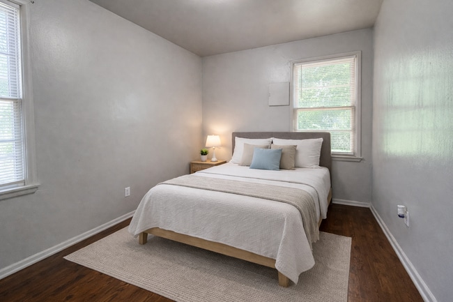 Building Photo - 6516 Anderson Dr