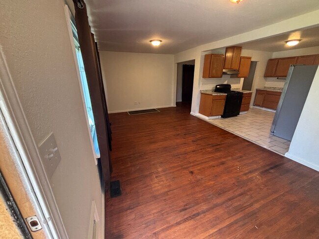 Building Photo - Tulsa Single Family Home for Rent 3 beds 2 bath