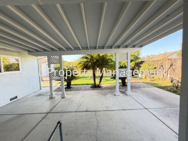 Building Photo - Beautiful 3 bedroom home in Hollister, CA!