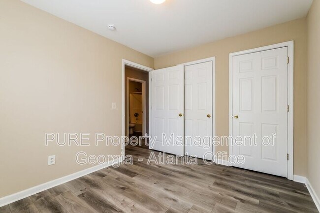 Building Photo - 1706 Stonehaven Cir