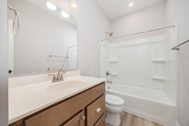 Building Photo - Beautiful 2 Bedroom, 2 Bath home + flex ro...