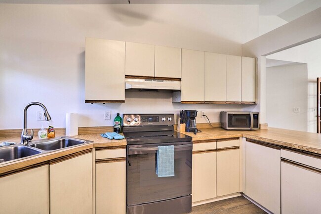 Building Photo - 4484 Cobia Dr SE