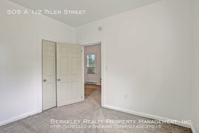 Building Photo - 505 1/2 Tyler Street - A