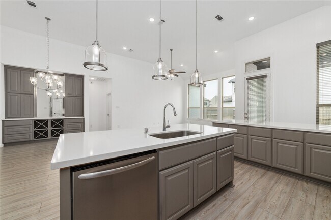 Building Photo - 7315 Camden Crestwood Way
