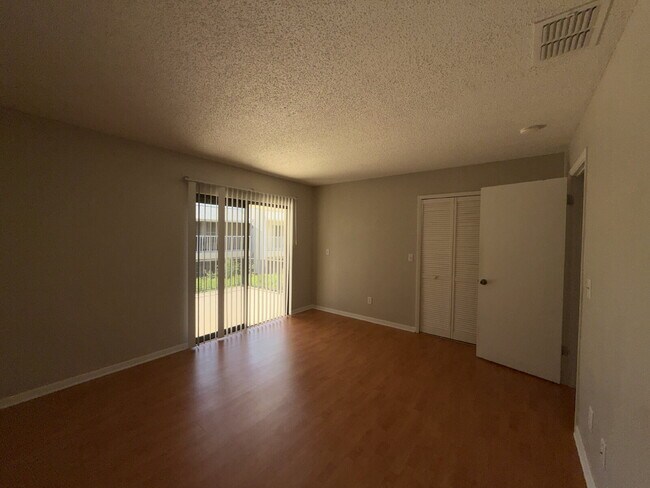 Building Photo - Perfectly located 2/2 townhome in Indialantic