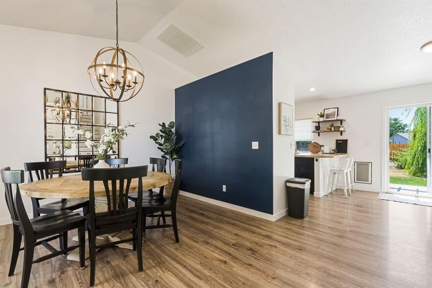 Building Photo - 19701 Cumberland Way