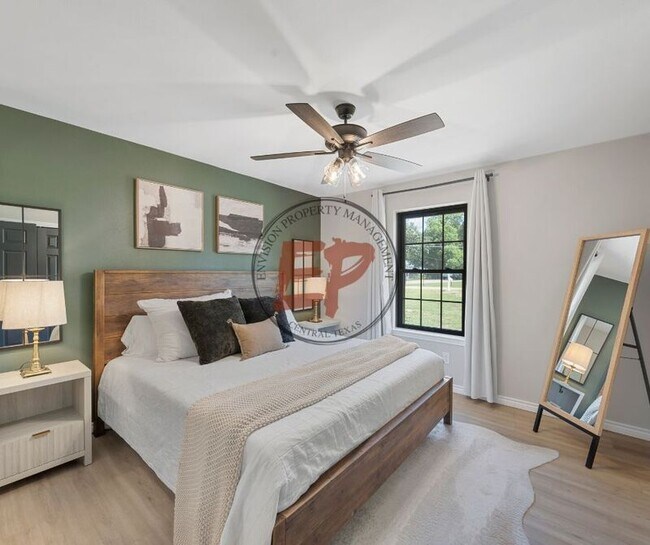 Building Photo - 1190 Greenwood Ln