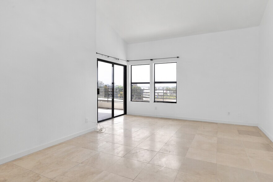 Building Photo - 280 Cagney Ln