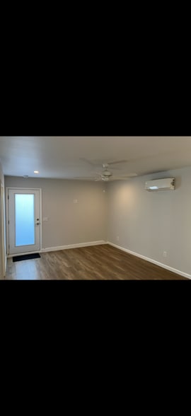 Building Photo - 12412 Oxnard St