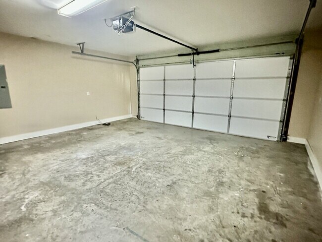 Building Photo - Three Bedroom Home in the Farm with a Lagoon View!