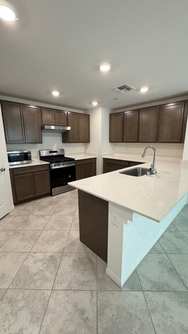 Building Photo - 2 Story 3 bedrooms 3 full baths Inspirada Henderson