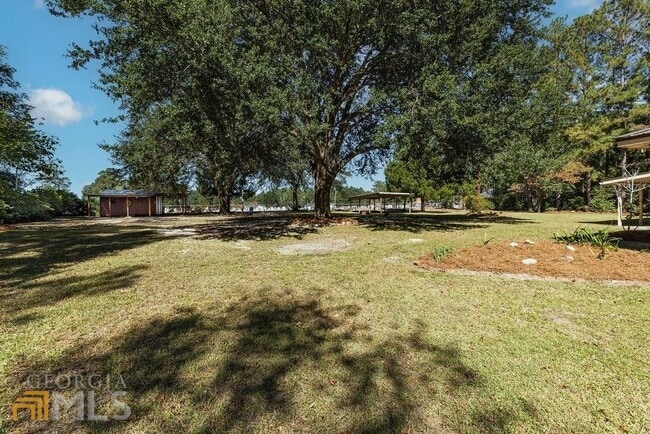 Building Photo - 404 E First St