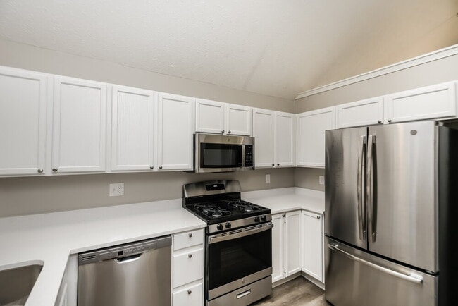 Building Photo - 2740 Owens Dr