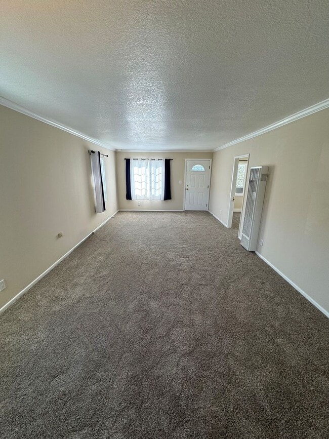 Building Photo - Charming 3 Bedroom, 1 Bath West Ventura Bungalow