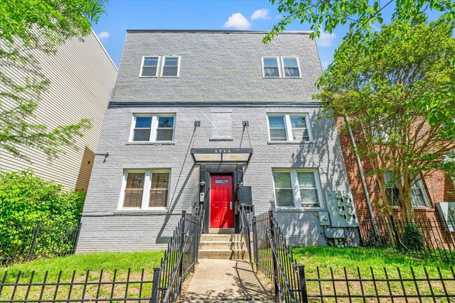 Primary Photo - Stylish Trinidad 2BR/2BA Condo with Contemporary Upgrades and Skylights