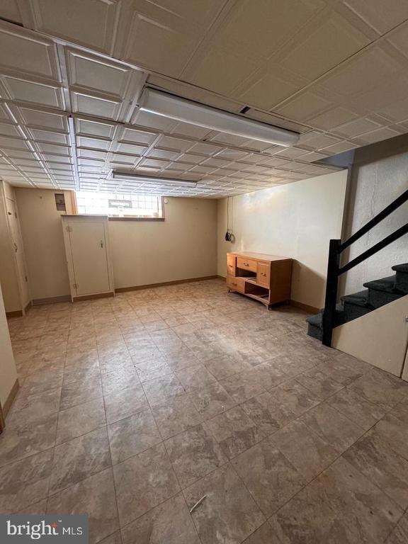 Building Photo - 1223 Wellington St