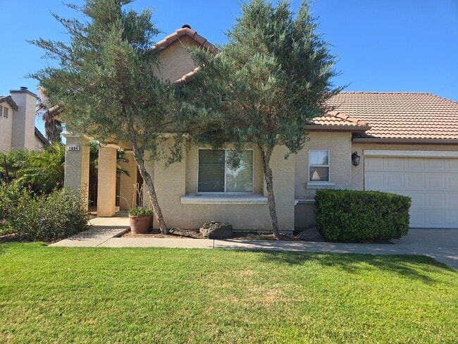 Building Photo - Home For Rent