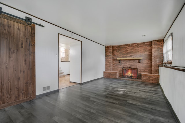 Building Photo - 667 Sullivan Ln