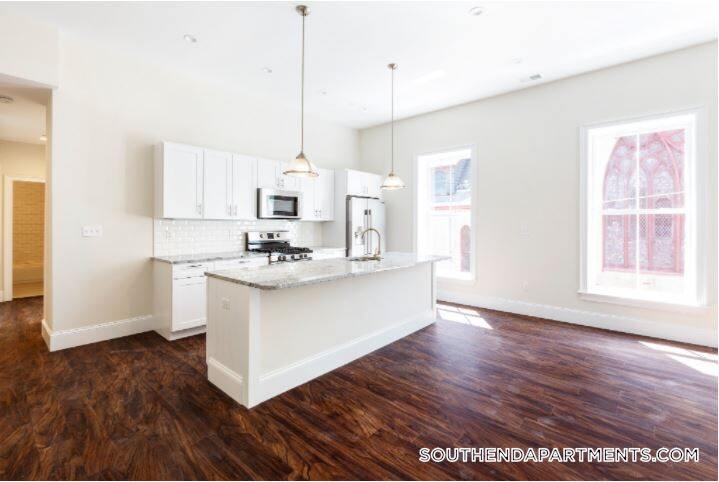 Building Photo - 1902 Washington St