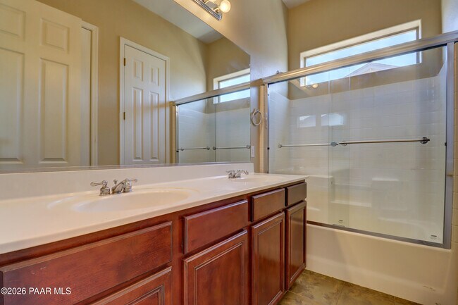 Building Photo - 6496 E Brombil St