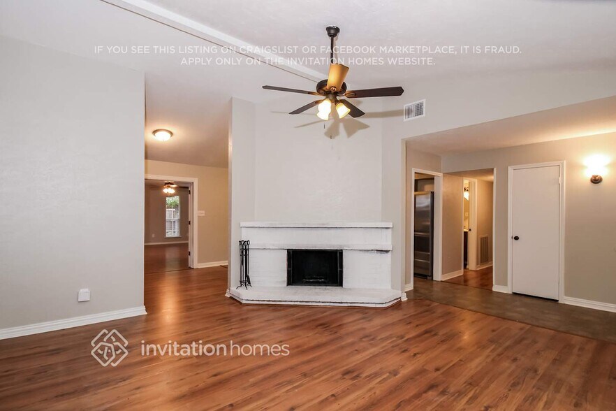 Building Photo - 1301 Clearview Dr