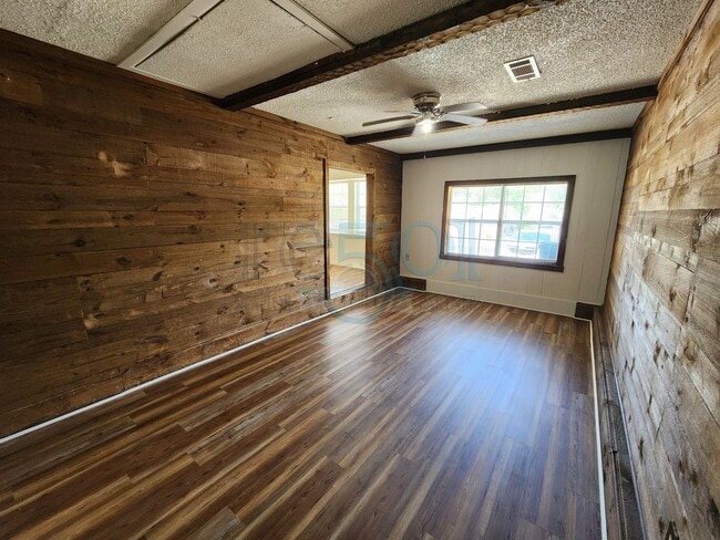 Building Photo - 29 Brookview Dr