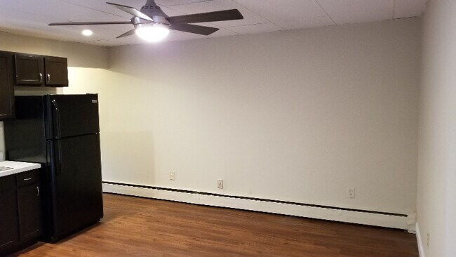 Building Photo - 1325 Pendleton St