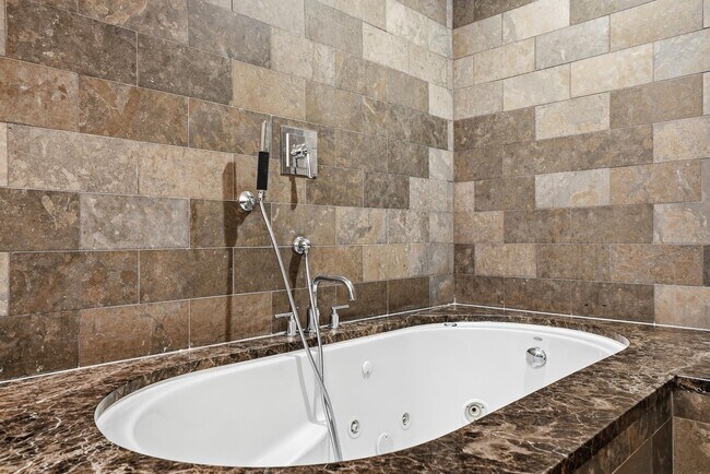 Building Photo - 1615 N Queen St