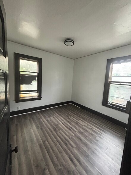 Building Photo - 2231 N 41st St