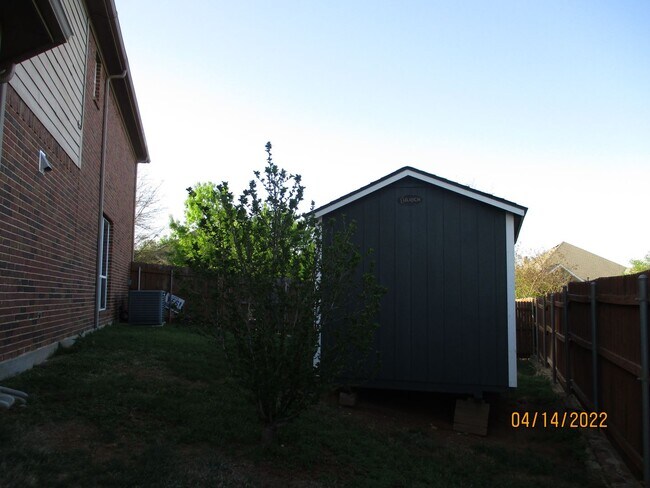 Building Photo - 2505 Mesa Glen Dr