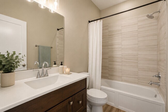 Building Photo - 8422 Bay Orchard Dr