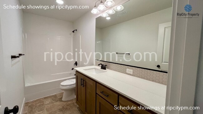 Building Photo - 3928 SE 77th Ave