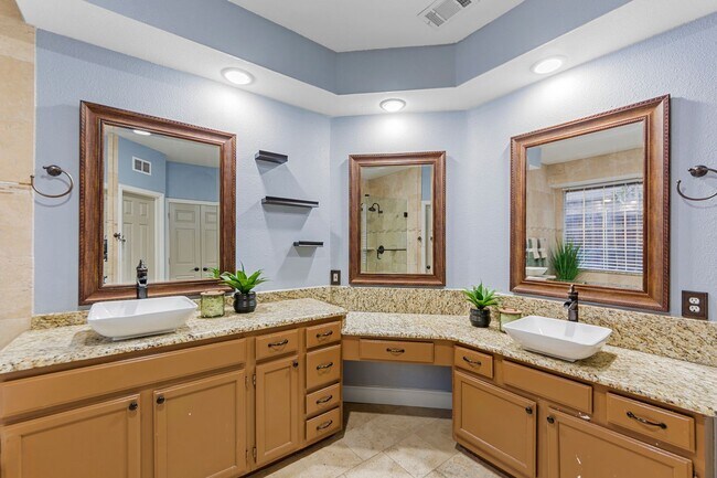 Building Photo - 7705 Case Dr