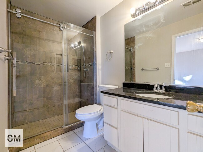 Building Photo - 711 Tola Ct