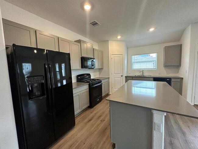 Building Photo - 346 Carmello