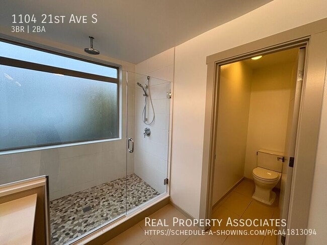 Building Photo - 1104 21st Ave S