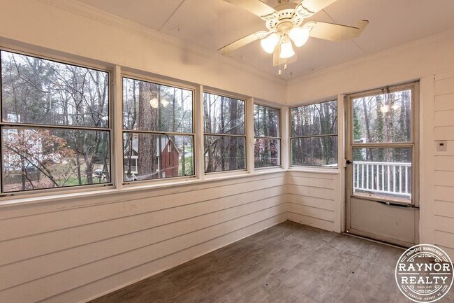 Building Photo - 810 Tacy Pl