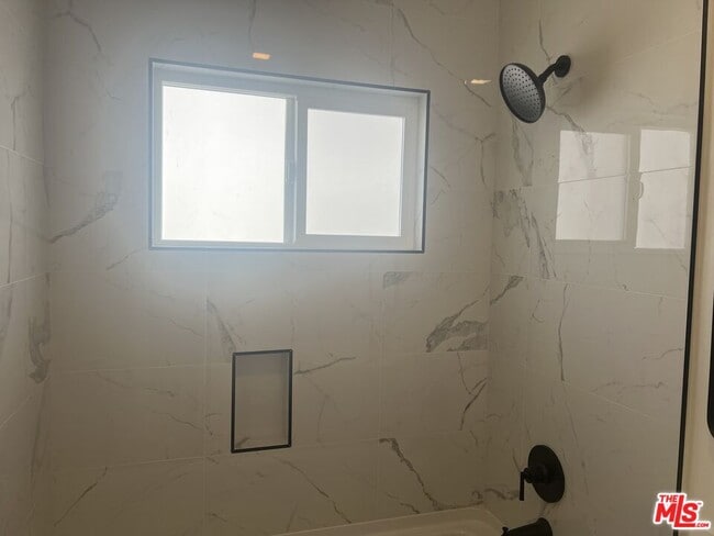 Building Photo - 1411 Innes Pl